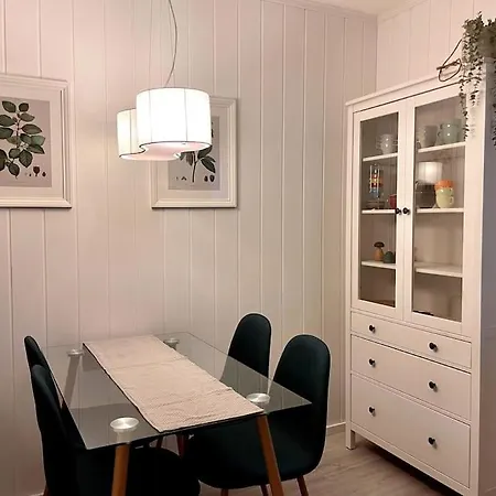 Schoene In Eversten 70m2, Zwei Raeume, Bis Zu 4 Personen